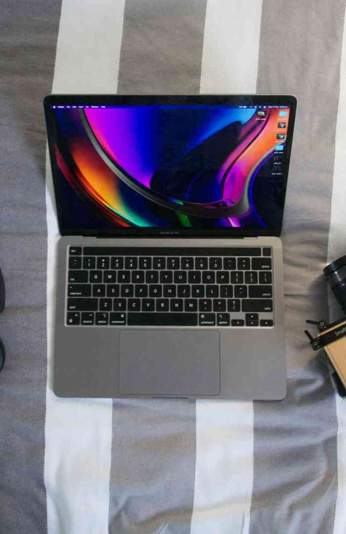 Laptop matthew de livera GRZFC b5 Tk unsplash
